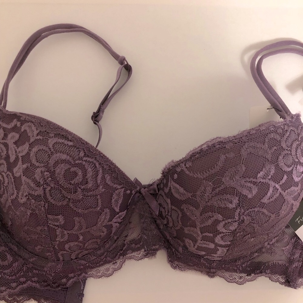 Floral Lace Underwire Bra in Deep Purple